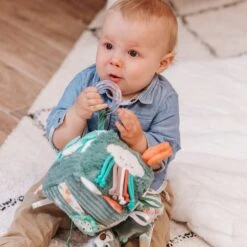 Cube D'activités Chillos Le Paresseux -Moulin Roty Soldes 4895242700032 4895242700032 7BaseMedia 550Wx550H