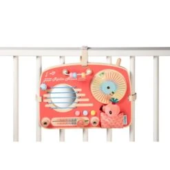 Lilliputiens Panneau D'activités Radio 9 Lilliputiens Panneau D'activités Radio -Moulin Roty Soldes 5414834831818 5414834831818 3BaseMedia 550Wx550H