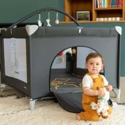 Parc Pliant Prism Sophie La Girafe -Moulin Roty Soldes 550Wx550H 3496181212092 5