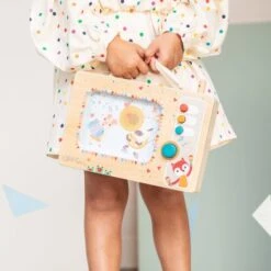 Lilliputiens Ma Première Boite à Musique Animée 7 Lilliputiens Ma Première Boite à Musique Animée -Moulin Roty Soldes 550Wx550H 5414834834529 4