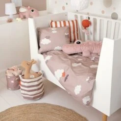 Done By Deer Peluche Musicale Happy Clouds Croco -Moulin Roty Soldes 550Wx550H 5712643043744 3