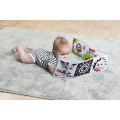 Tiny Love Livre En Tissu Prairie Black & White 12 Tiny Love Livre En Tissu Prairie Black & White -Moulin Roty Soldes 7290108861990 7290108861990 6BaseMedia 550Wx550H